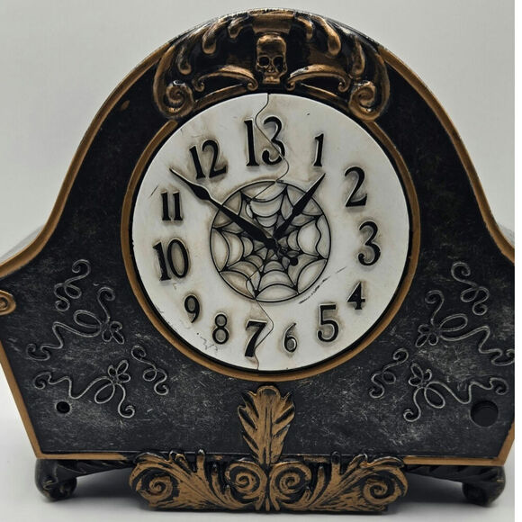 Gemmy Face Out Clock Halloween Screaming, Light Up Moving Tabletop - Picture 1 of 9